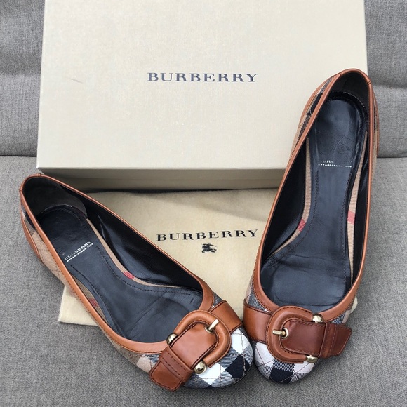 Burberry Shoes - Burberry Novacheck Flats